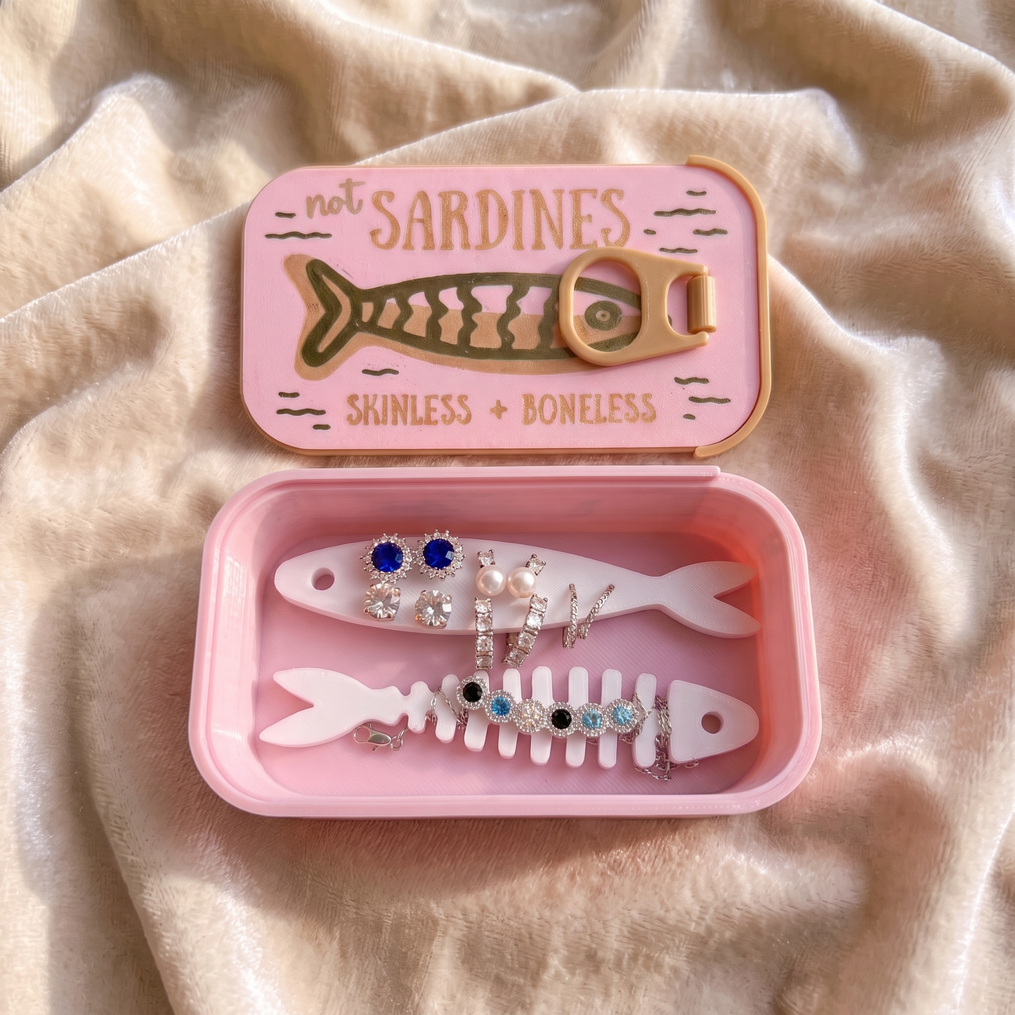 🐟Cute Sardine Tin Travel Jewelry Case, Portable Mini Jewelry Organizer Box for Rings Earrings Necklaces